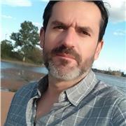 Profesor y sobre todo alumno vitalicio. Estudiando para el C2 de la escuela de idiomas y el B2 de Cambridge